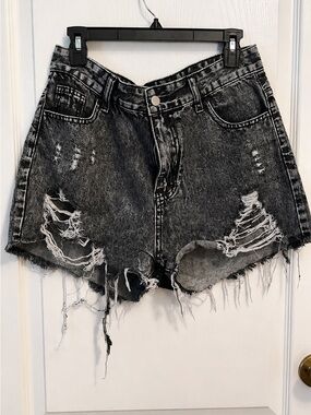 Vintage-Inspired Distressed Black Denim Shorts